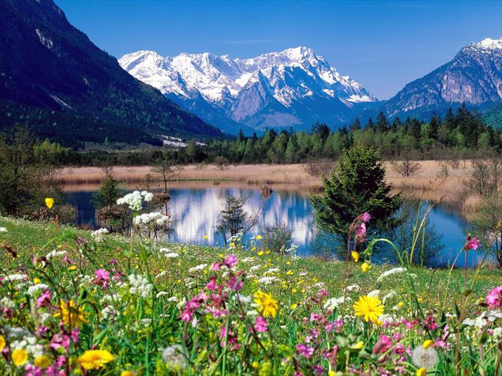 EUROPA - Image_0281.Eschenlohe.Wetterstein_Mountains.Loisach_River.jpg