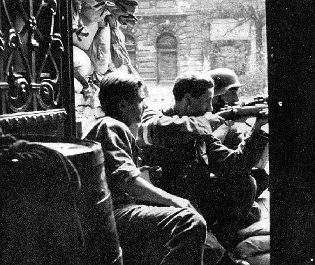 Powstanie Warszawskie 1944 - 092.jpg